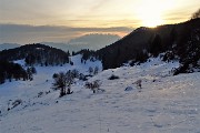 67 Baita Foppalunga nella luce del tramonto verso il Resegone